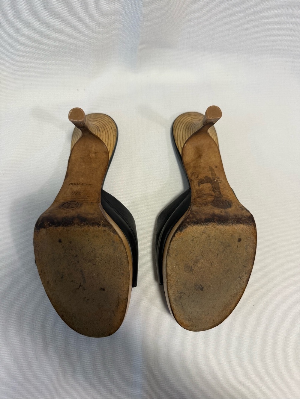 CHANEL Black Leather Slide Mules with Gold CC Accent - Picture 3 of 4